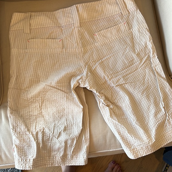 LULU golf short walking short with pockets and key storage - Picture 8 of 8